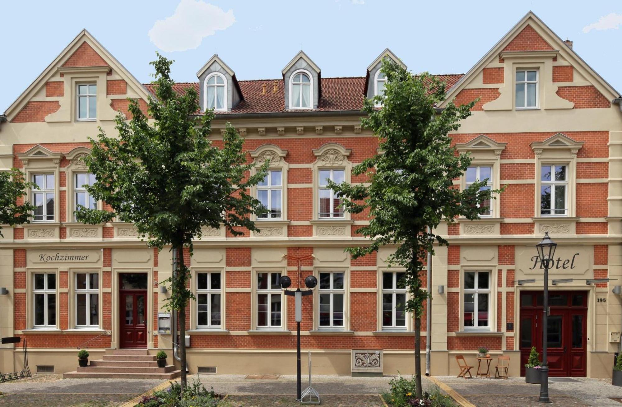 Gut Hotel Stadt Beelitz Bagian luar foto
